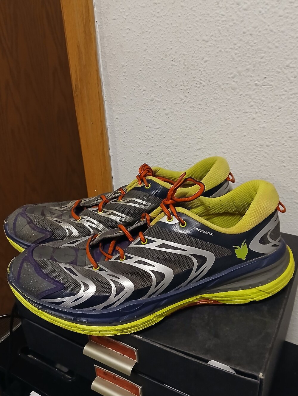 HOKA ONE ONE Speedgoat Men's Trail Running Shoes Size 13 Vibram